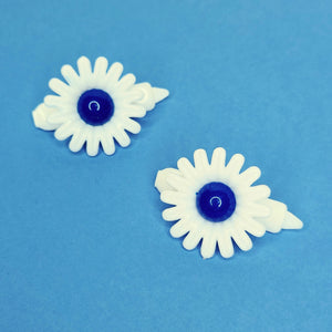 VINTAGE FLOWER BARRETTES - WHITE/BLUE
