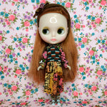 Load image into Gallery viewer, FINE &amp; DANDY COLLECTION - SWEATER, PLEATED SKIRT &amp; SOCKS SET FOR BLYTHE &amp; OTHER 22cm/24cm DOLLS
