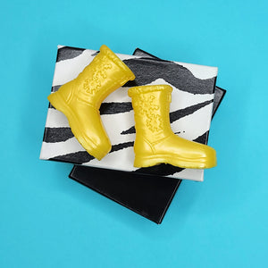 VINTAGE Y2K DOLL BOOTS - YELLOW WINTER/ MOON BOOTS